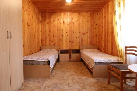 Домик 6-местный 3-комнатный (№41, 49, 50) летний